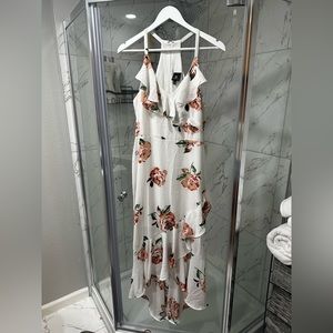 Lightly used Disney princess size large dress Hilow